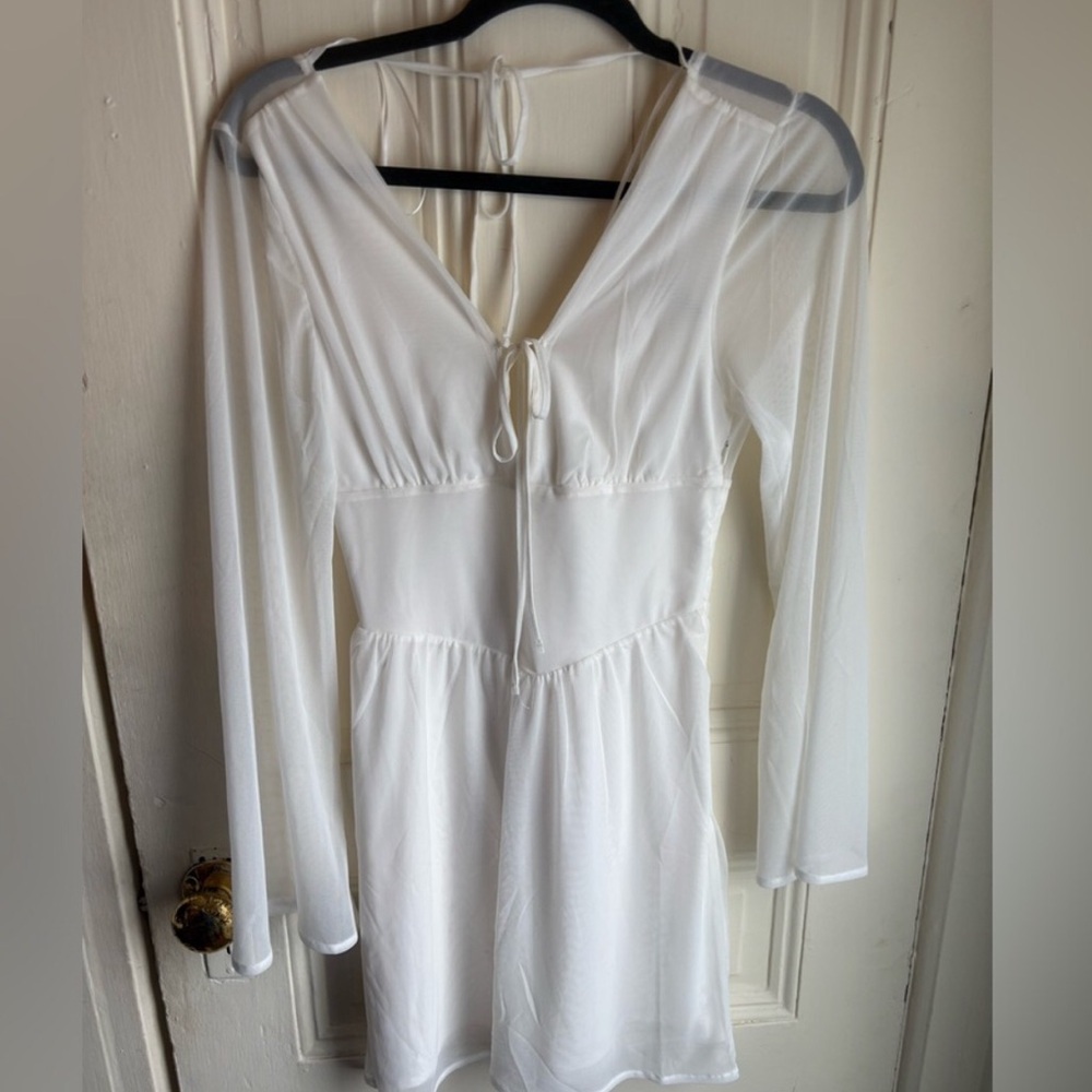 Elegant White Long Sleeve Dress